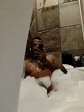 Snapshot of 3prettyboy3 chatting on 12.17.25 3prettyboy3 online show from 12.17.25