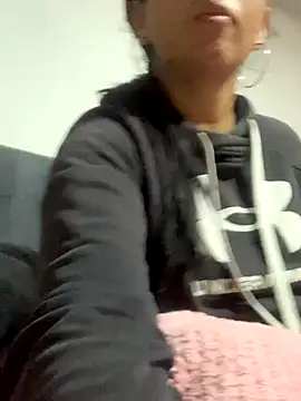 Snapshot of luna_asss chatting on 10.21.25 luna asss online show from 10.21.25