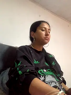 Snapshot of luna_asss chatting on 10.22.25 luna asss online show from 10.22.25