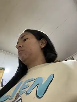 Snapshot of luna_asss chatting on 11.21.25 luna asss online show from 11.21.25