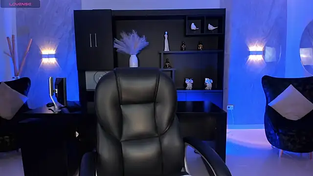 SamanthaKlein  online show from 01.07.25