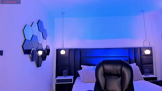 SamanthaKlein  online show from 01.23.25