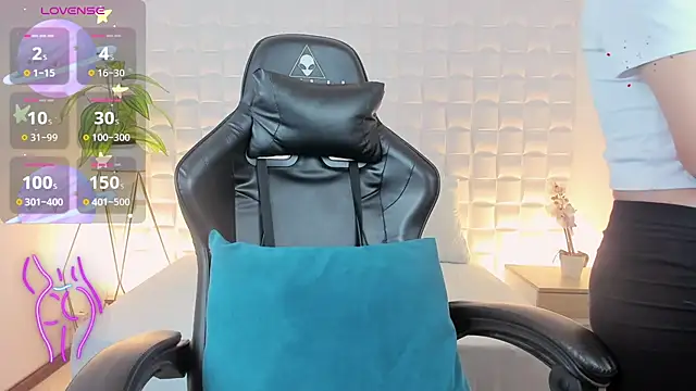 yadira furlan  online show from 01.21.25