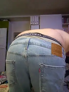 Snapshot of Sweet-Gismo chatting on 02.28.25 Sweet-Gismo online show from 02.28.25