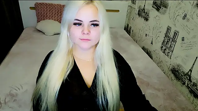 Snapshot of lovely-eyes chatting on 10.30.25 lovely-eyes online show from 10.30.25