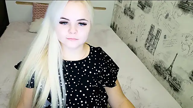 Snapshot of lovely-eyes chatting on 11.29.25 lovely-eyes online show from 11.29.25