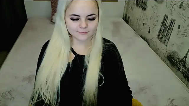 Snapshot of lovely-eyes chatting on 12.17.25 lovely-eyes online show from 12.17.25