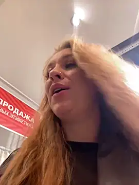 Snapshot of Sweet___Emily chatting on 12.24.24 Sweet   Emily online show from 12.24.24