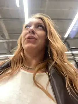 Snapshot of Sweet___Emily chatting on 12.28.24 Sweet   Emily online show from 12.28.24