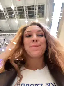 Snapshot of Sweet___Emily chatting on 01.05.25 Sweet   Emily online show from 01.05.25