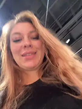 Snapshot of Sweet___Emily chatting on 01.14.25 Sweet   Emily online show from 01.14.25