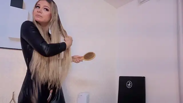 sky johnson online show from 04.17.26