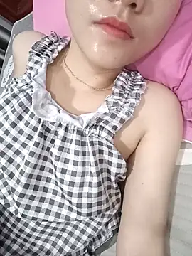 Snapshot of 2_sex chatting on 04.17.26 2 sex online show from 04.17.26
