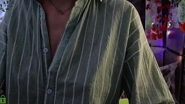 Snapshot of Eva_Natsumi chatting on 10.27.25 Eva Natsumi online show from 10.27.25