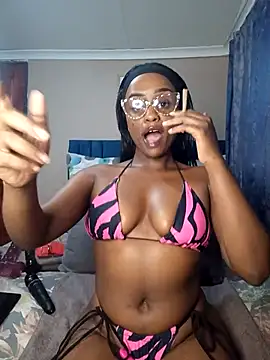 Queen-Chocolate online show from 03.16.25