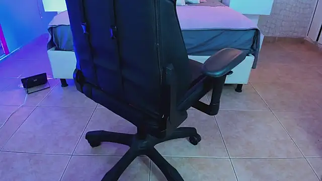 sara parker069 online show from 02.28.25