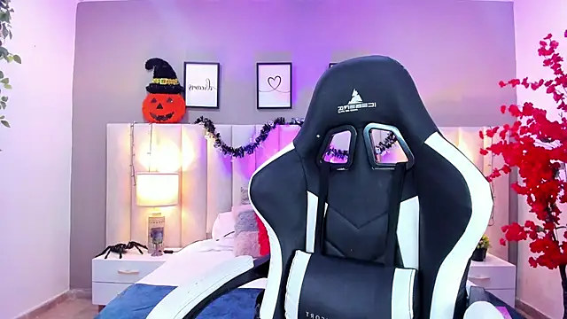 sara parker069 online show from 10.28.25