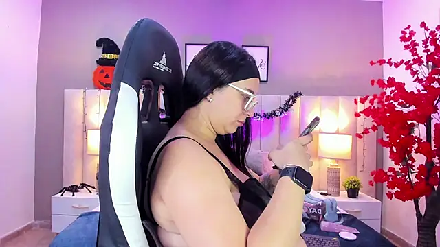 sara parker069 online show from 10.30.25