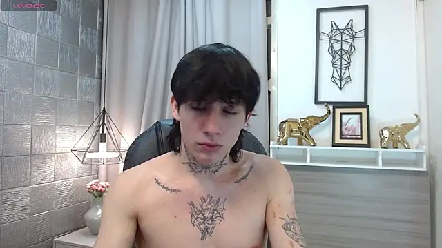 ianCute  online show from 12.19.25