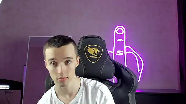 Snapshot of MasonWarholl chatting on 01.08.25 MasonWarholl online show from 01.08.25