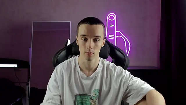 Snapshot of MasonWarholl chatting on 01.08.25 MasonWarholl online show from 01.08.25