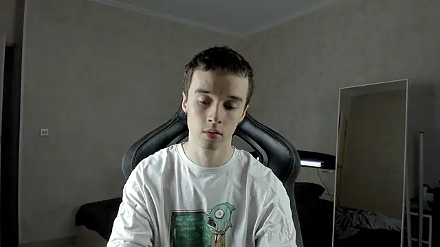 Snapshot of MasonWarholl chatting on 02.13.25 MasonWarholl online show from 02.13.25