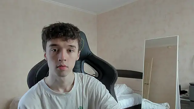 Snapshot of MasonWarholl chatting on 02.12.26 MasonWarholl online show from 02.12.26