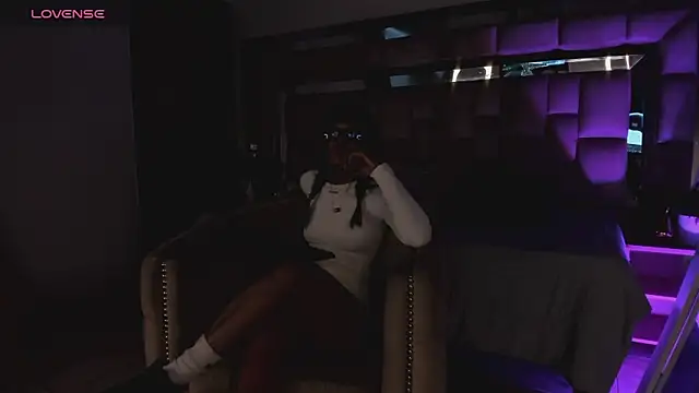 Dapnne  online show from 09.25.25