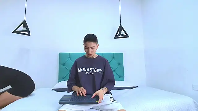 Snapshot of Tinny_and_Candy chatting on 01.13.25 Tinny and Candy online show from 01.13.25