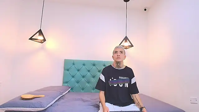 Snapshot of Tinny_and_Candy chatting on 02.27.25 Tinny and Candy online show from 02.27.25