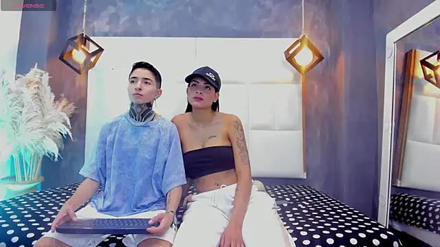 Snapshot of Tinny_and_Candy chatting on 10.20.25 Tinny and Candy online show from 10.20.25