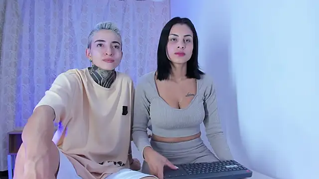 Snapshot of Tinny_and_Candy chatting on 12.03.25 Tinny and Candy online show from 12.03.25