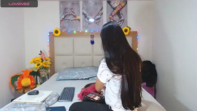 valentina hearts online show from 01.13.25