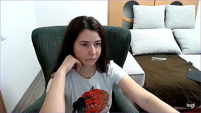 Snapshot of VioletaFlower7 chatting on 11.12.25 VioletaFlower7 online show from 11.12.25