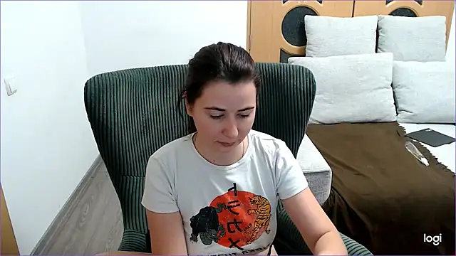 Snapshot of VioletaFlower7 chatting on 11.12.25 VioletaFlower7 online show from 11.12.25