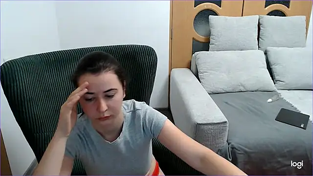 Snapshot of VioletaFlower7 chatting on 11.16.25 VioletaFlower7 online show from 11.16.25