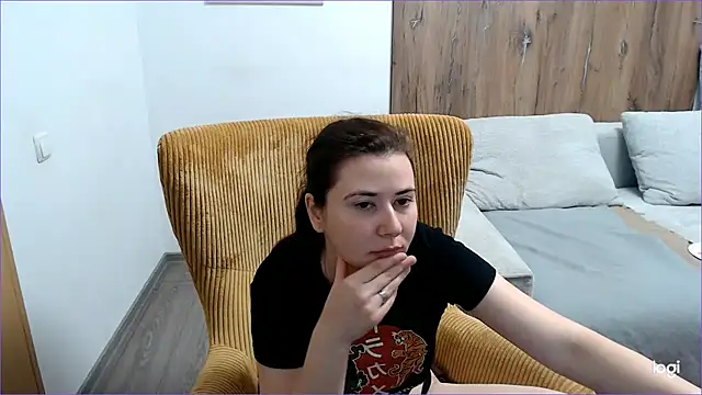 VioletaFlower7 online show from 05.17.26