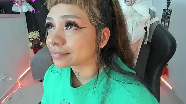 zoesullivan online show from 10.06.25