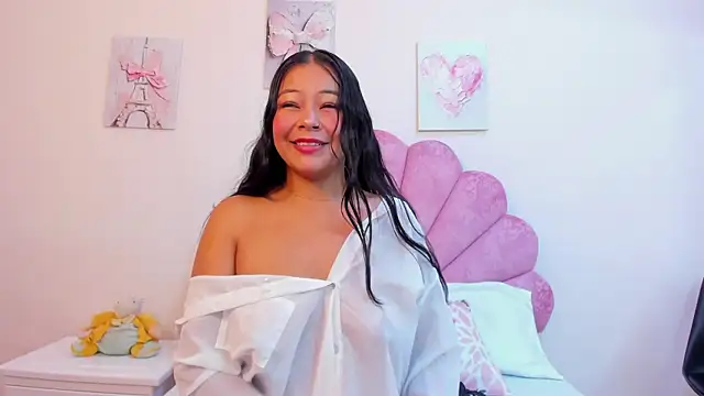 MilaaAdams online show from 06.04.26