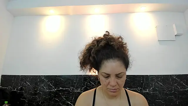 Snapshot of Juliabadlee chatting on 03.06.25 Juliabadlee online show from 03.06.25