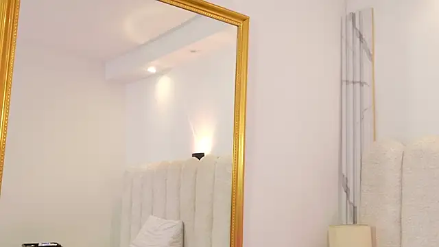 Snapshot of Juliabadlee chatting on 11.03.25 Juliabadlee online show from 11.03.25