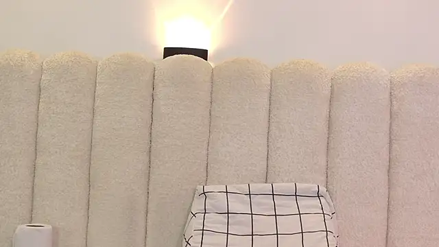 Snapshot of Juliabadlee chatting on 11.22.25 Juliabadlee online show from 11.22.25