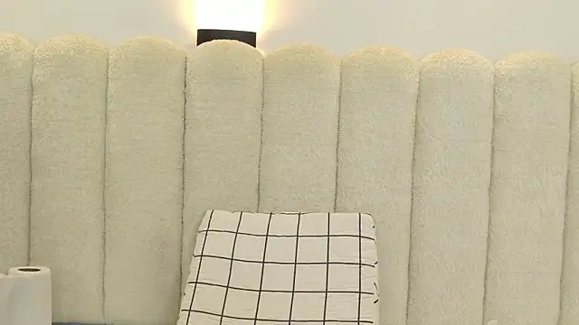 Snapshot of Juliabadlee chatting on 11.27.25 Juliabadlee online show from 11.27.25