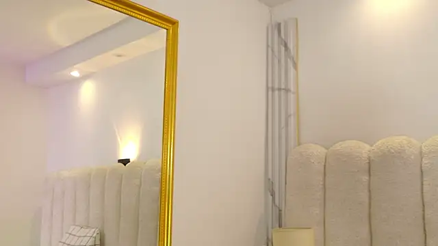 Snapshot of Juliabadlee chatting on 11.29.25 Juliabadlee online show from 11.29.25