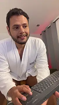 Snapshot of Nate_Ocean chatting on 11.23.25 Nate Ocean online show from 11.23.25