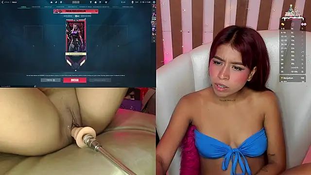 Snapshot of XimenaReid chatting on 12.28.24 XimenaReid online show from 12.28.24