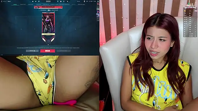 Snapshot of XimenaReid chatting on 12.31.24 XimenaReid online show from 12.31.24