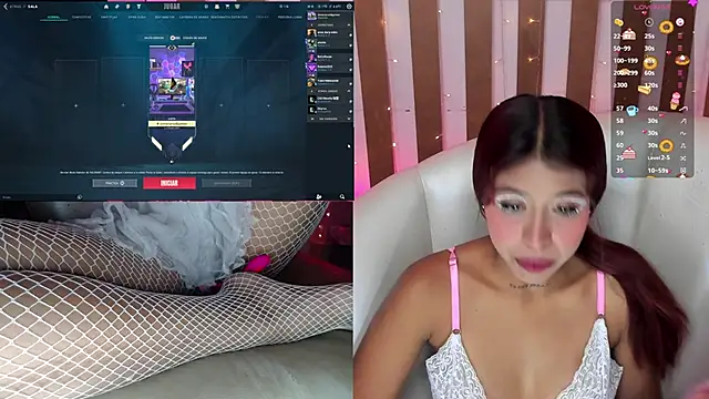Snapshot of XimenaReid chatting on 01.18.25 XimenaReid online show from 01.18.25