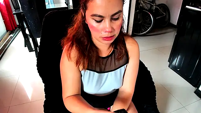 Snapshot of gigi_stephans chatting on 02.20.25 gigi stephans online show from 02.20.25