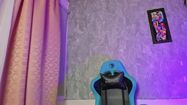 Mara friendboy699 online show from 01.24.25